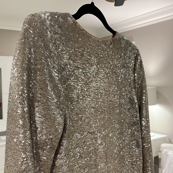 Jetset Diaries Sequined Gold Diamond Dress - Picture 7 of 8